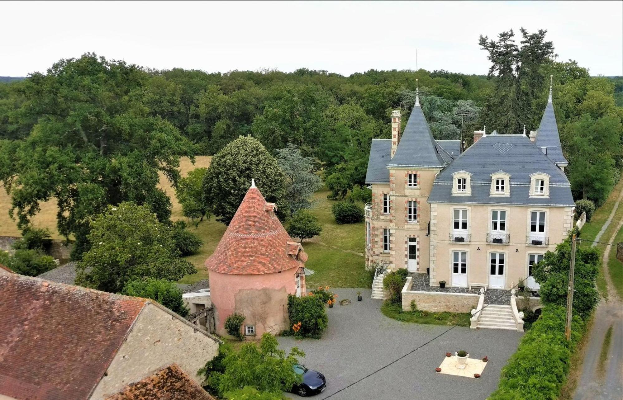 Villa Saint Pierre La Trimouille Exterior photo